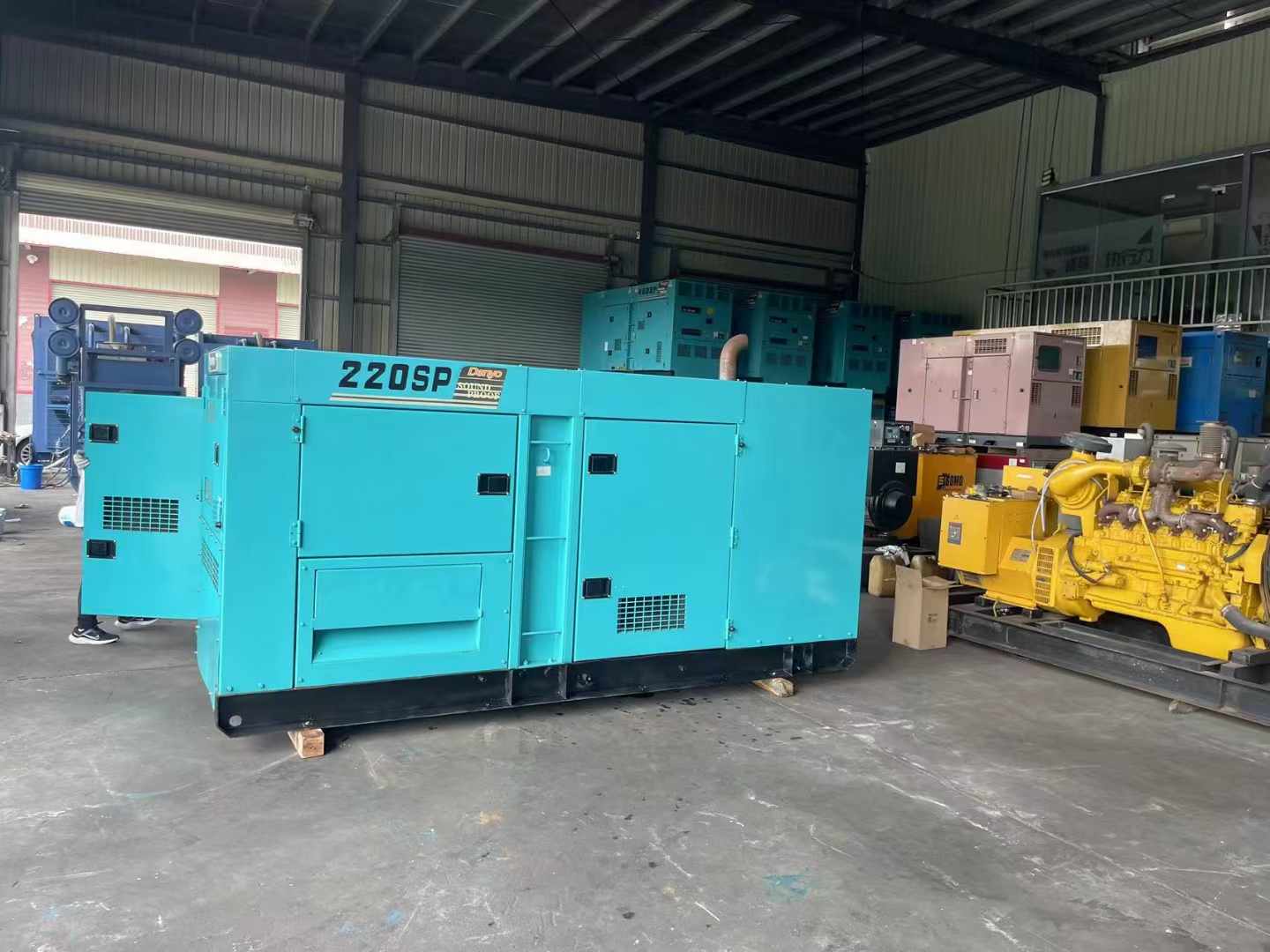 南山800kW 柴油发电机的输出电流波动范围是多少？