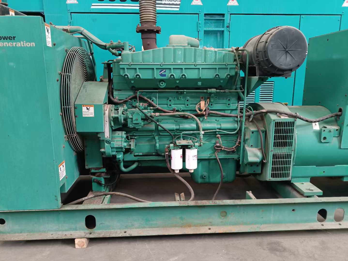 南山过载会对 600kW 柴油发电机组造成哪些损害？