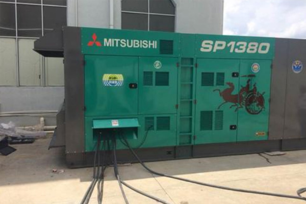 南山为什么有些柴油发电机组的输出电压可以调节？