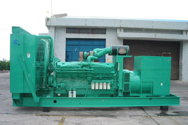 南山工厂发电机应急发电时如何更准确地检查发电机状态？