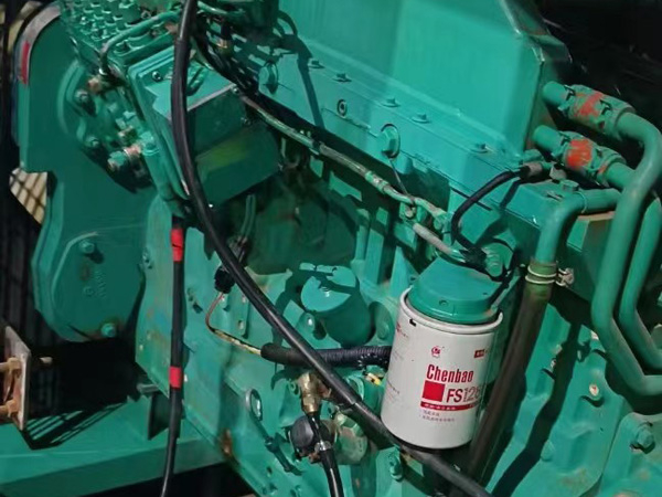 南山如何确定新的发电机组控制系统是否与原系统兼容？