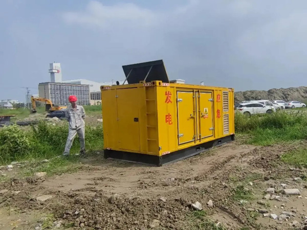 南山200KW柴油发电机机组每小时的油耗量受哪些因素影响？